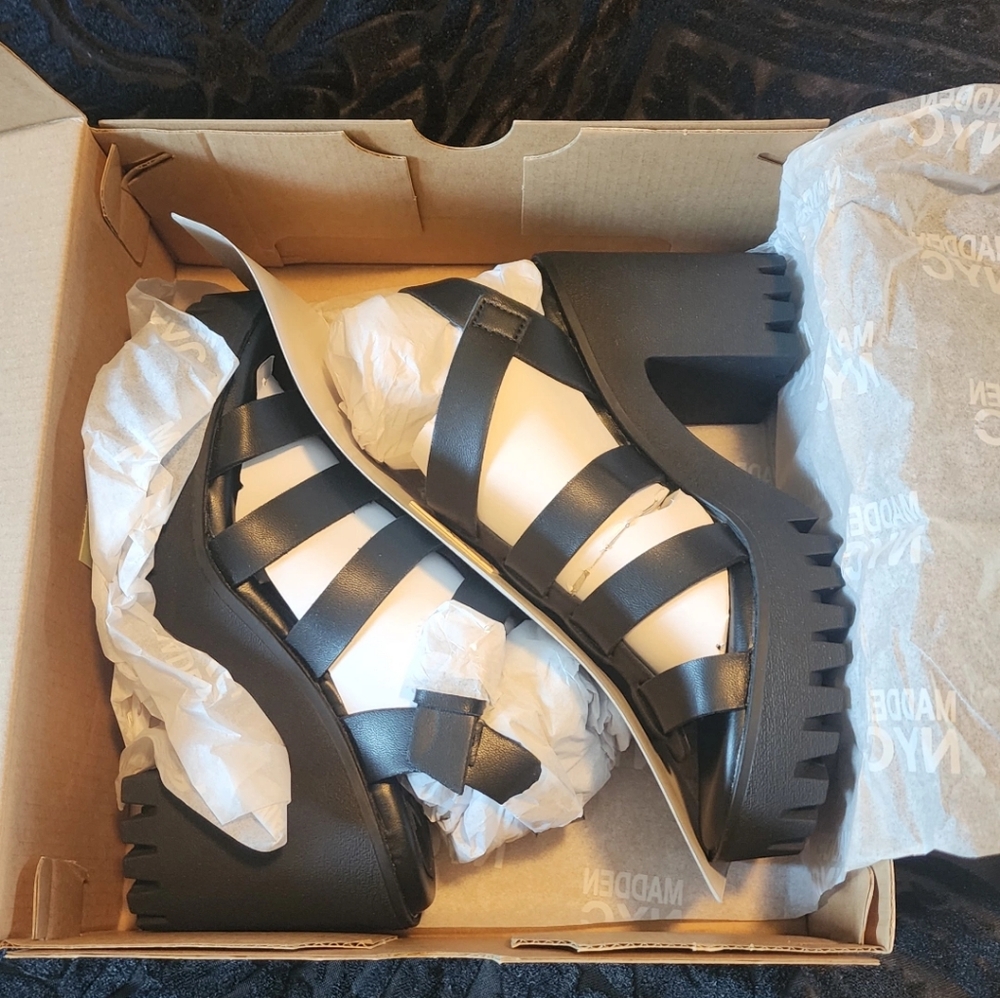 Madden NYC Women's Genesis Block Heel Fisherman Sandals